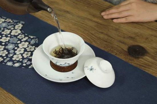各類茶的注水方式，不同的茶泡茶時(shí)怎么注水