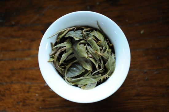 干吃茶葉致癌嗎，長期吃干茶葉的危害