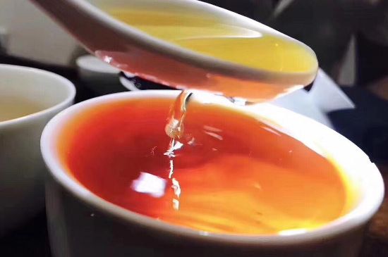 女人喝肉桂紅茶有什么好處，肉桂加紅茶的功效與作用