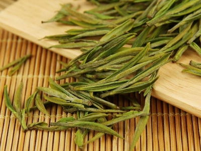 安吉白茶的功效與作用，簡(jiǎn)單概括安吉<a href=http://m.kbo12.com/fenlei/baicha/ target=_blank class=infotextkey>白茶功效</a>