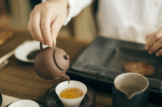 女人喝茶要行扣茶禮嗎，叩茶禮女士能用嗎？