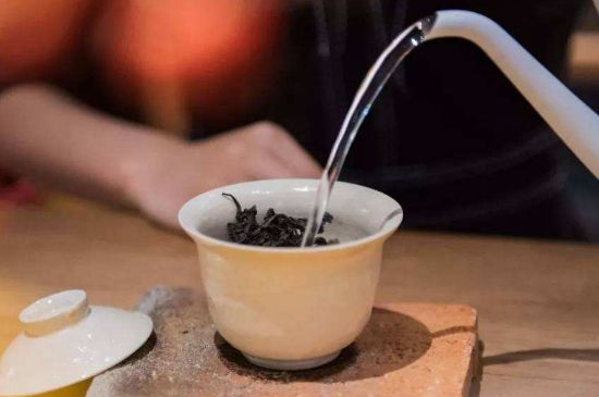 牛欄坑肉桂需不需要洗茶，武夷巖茶肉桂需要洗茶嗎？