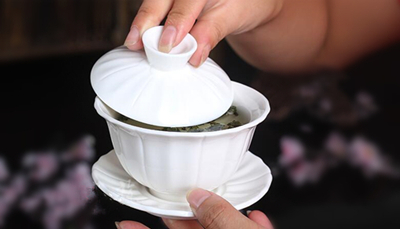 三才蓋碗的正確拿法，三才蓋碗抓碗法圖解