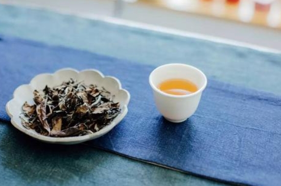 福鼎白茶能長時間悶泡嗎，老白茶可以悶著喝嗎？
