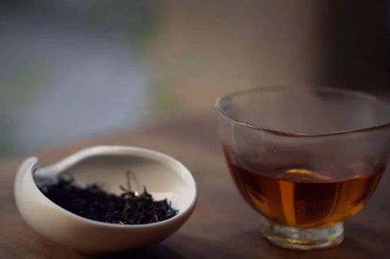 泡好的茶水放冰箱能保存多久，泡好的茶冷藏放多久？