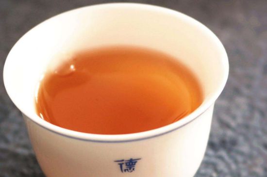 老茶和新茶哪個(gè)好，老茶好喝還是新茶好喝