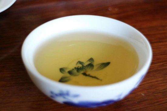 茉莉香精茶的鑒別方法，茉莉茶加香精怎樣識別？