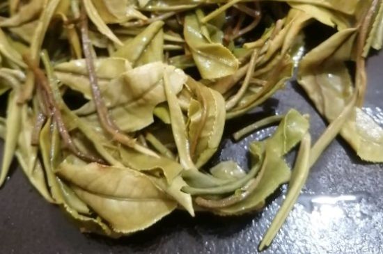 春茶上市白茶的好壞怎么區(qū)分，春白茶怎么分辨好不好？