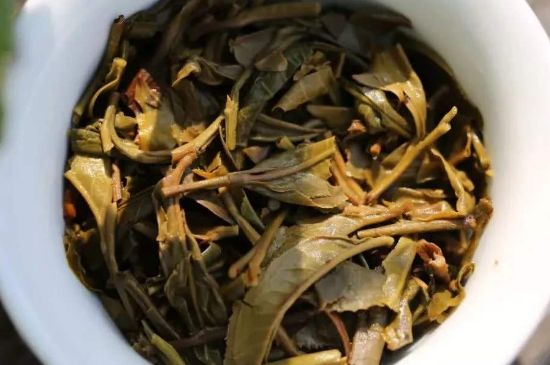 什么茶葉容易放香精，香精茶有什么危害？