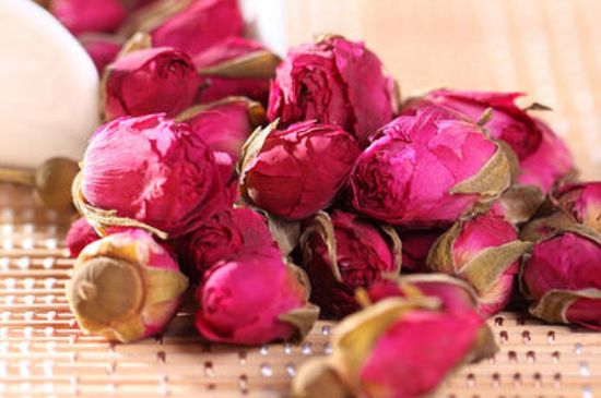 玫瑰花的最佳搭配，喝玫瑰花茶搭配什么喝好？