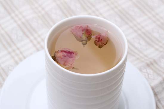 怎么判斷玫瑰花茶好不好，玫瑰花茶怎么樣鑒別