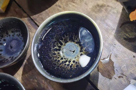 怎么鑒別建盞化學(xué)釉，真假建盞的對比與辨別