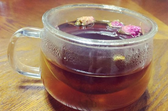 喝玫瑰花茶能祛斑嗎，玫瑰花茶有祛斑的功效嗎？