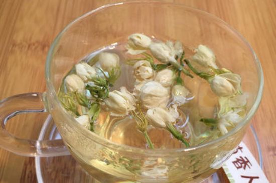 茉莉泡水禁忌，茉莉干花泡水的功效與禁忌