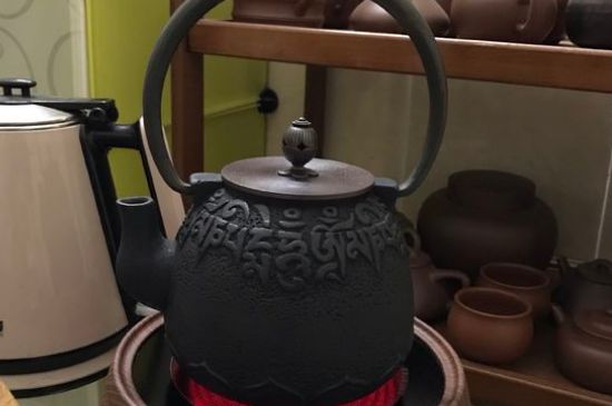 鐵壺生銹燒的水有害嗎，鐵壺內(nèi)壁生銹怎么辦