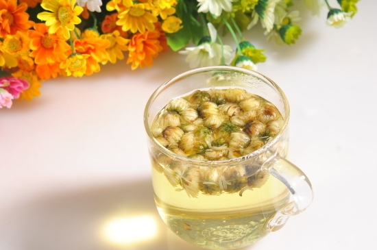 喝菊花茶有什么效果，女人長期喝菊花茶好嗎？