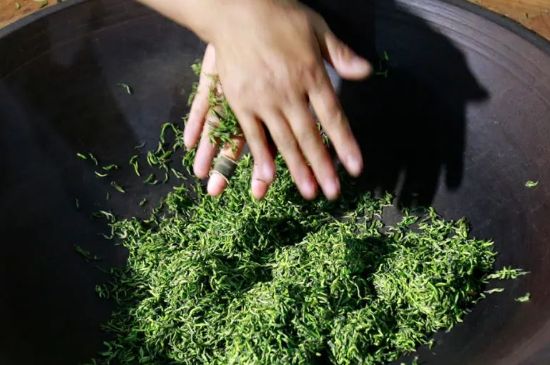 茶葉怎么炒制才香，怎樣炒茶葉更香？