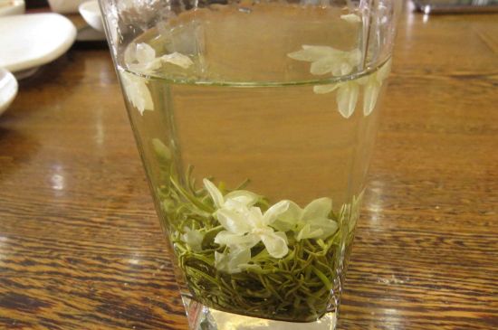 茉莉龍珠可以和什么一起泡茶，茉莉龍珠茶能加蜂蜜嗎？