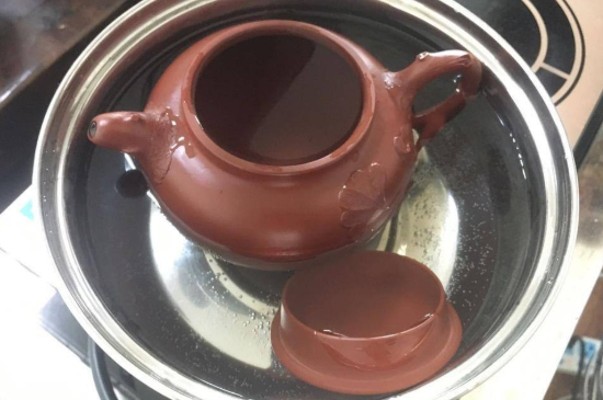 紫砂開壺和不開壺的區(qū)別，紫砂壺開壺的正確方法及開壺建議