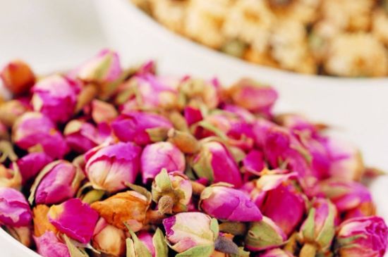 玫瑰花的最佳搭配，喝玫瑰花茶搭配什么喝好？