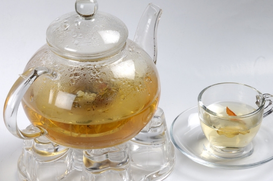 經(jīng)常菊花泡水好嗎，喝菊花茶有什么好處？