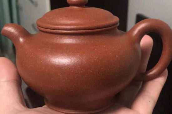 正宗紫砂壺多少錢一套，一套正宗宜興紫砂壺什么價格