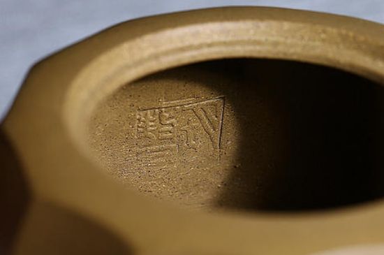 紫砂壺密密麻麻黑點(diǎn)，布滿了很多小黑點(diǎn)的紫砂好嗎