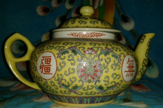 瓷壺適合泡什么茶，瓷器茶具喝什么茶好