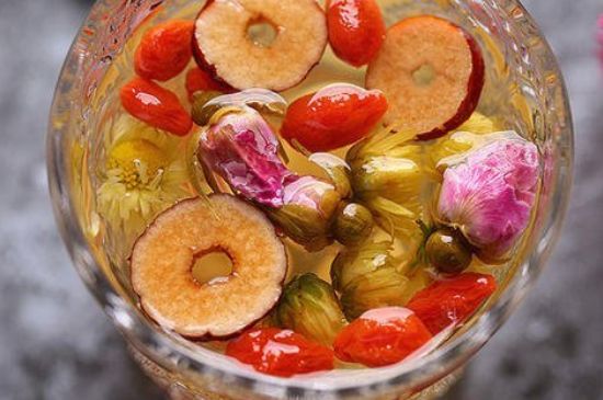 干玫瑰花泡水放幾顆，玫瑰花泡水一次放幾朵？