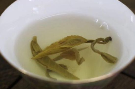 茉莉龍珠泡開(kāi)后為什么都是梗，茉莉龍珠泡開(kāi)后什么樣？