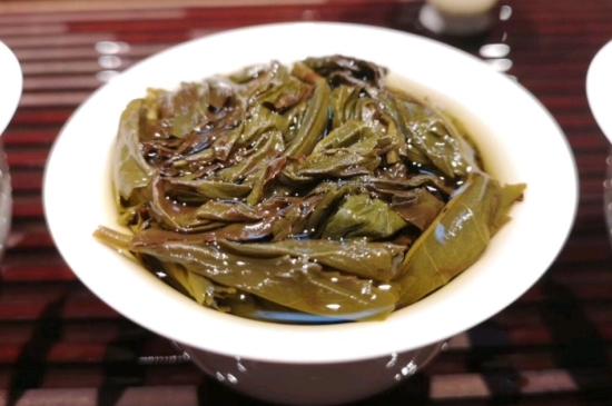 長(zhǎng)期喝巖茶會(huì)上火嗎？巖茶這樣喝了容易上火！