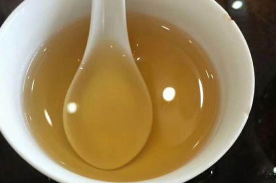 女人喝金駿眉的好處和壞處，女性喝金駿眉可減肥養(yǎng)顏