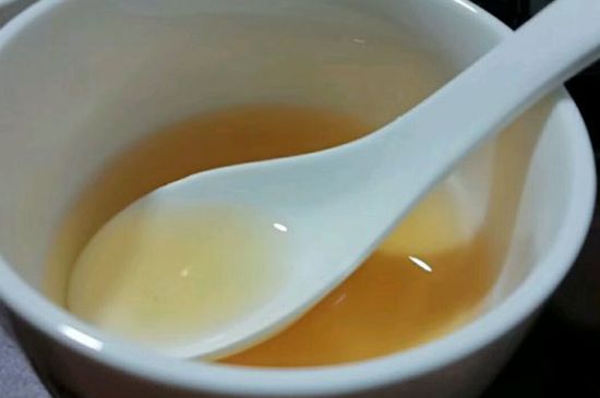 女人喝紅茶好還是喝普洱茶好，普洱茶和紅茶哪個(gè)適合女人喝