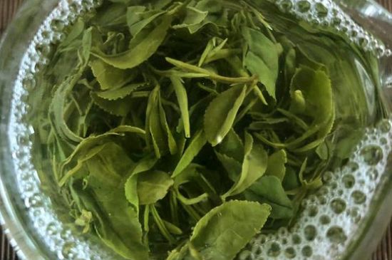 綠茶放了三年還能喝嗎，綠茶放久了喝了會(huì)怎樣