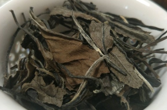 福鼎白茶貢眉和壽眉的區(qū)別，壽眉與貢眉有什么區(qū)別