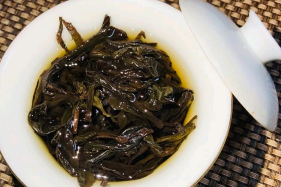 長(zhǎng)期喝巖茶會(huì)上火嗎？巖茶這樣喝了容易上火！