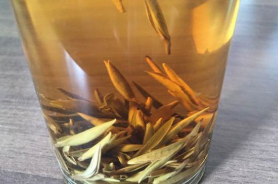 白毫銀針年份久的有什么香，陳年白毫銀針的香氣