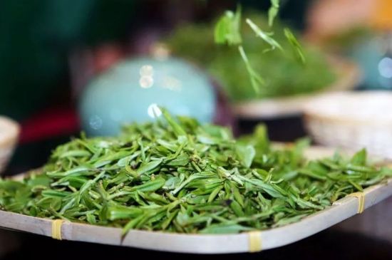 單樅茶什么季節(jié)最好喝，鳳凰單叢茶春茶好還是秋茶好？