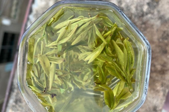 西湖龍井茶頭采和二采區(qū)別，明前龍井一采和二采什么味道？