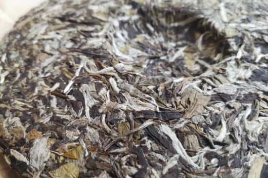 7年壽眉和2年白牡丹哪個(gè)好，老白茶壽眉與白牡丹的口感區(qū)別