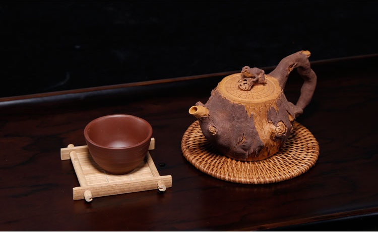 仿木外皮紫砂壺，創(chuàng)意木樁手工雕刻紫砂壺